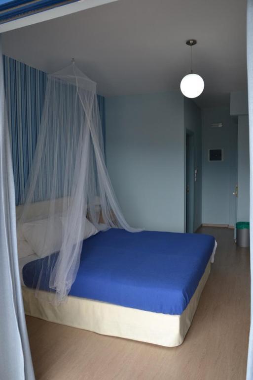 Valente Perlia Rooms Poros Town Стая снимка